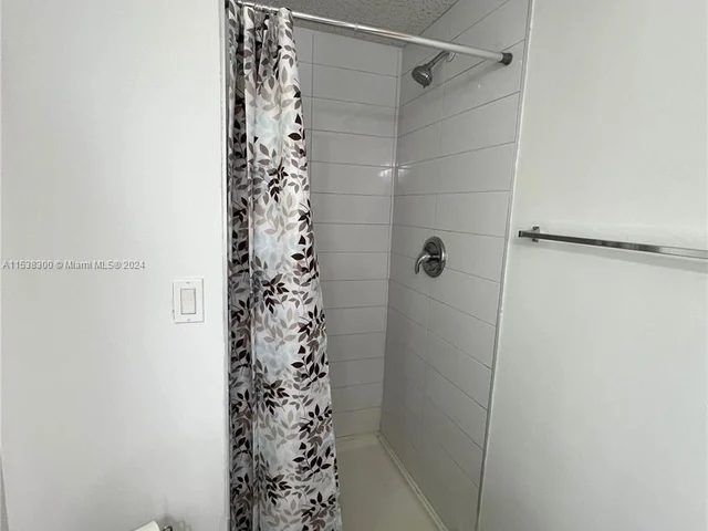 21431 NW 7th Ct, Pembroke Pines FL 33029