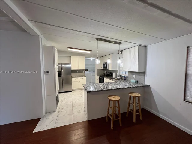 21431 NW 7th Ct, Pembroke Pines FL 33029