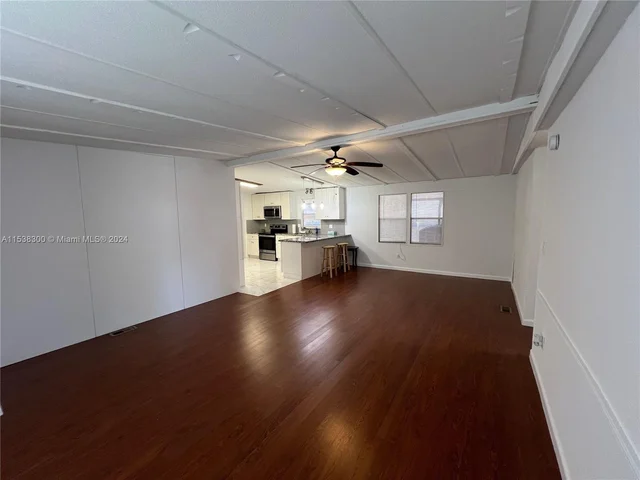 21431 NW 7th Ct, Pembroke Pines FL 33029