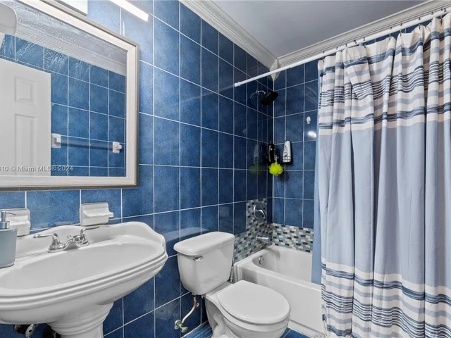 18826 NW 45th Ave # 0, Miami Gardens FL 33055