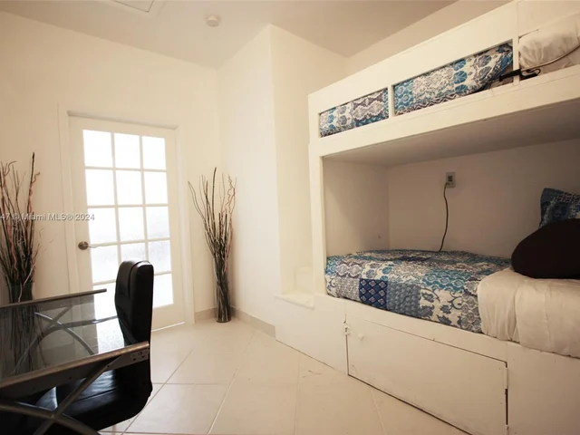 1611 Jackson St, Hollywood FL 33020