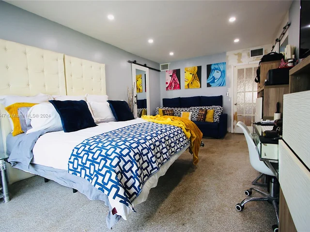 1611 Jackson St, Hollywood FL 33020