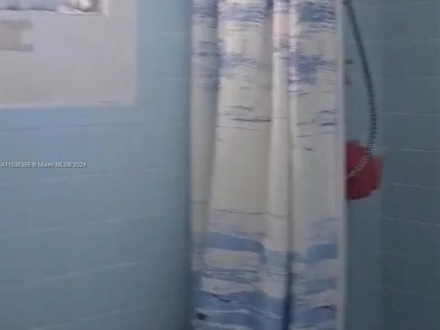 1140 NW 37th Ave, Miami FL 33125