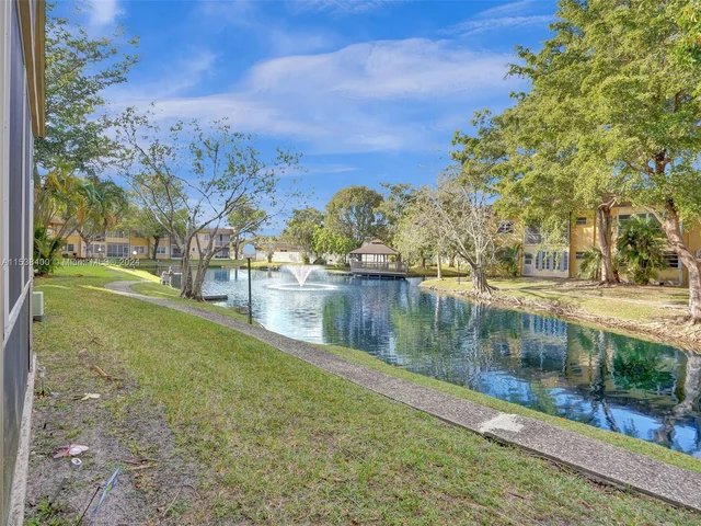 5160 SW 40th Ave # 8D, Dania Beach FL 33314