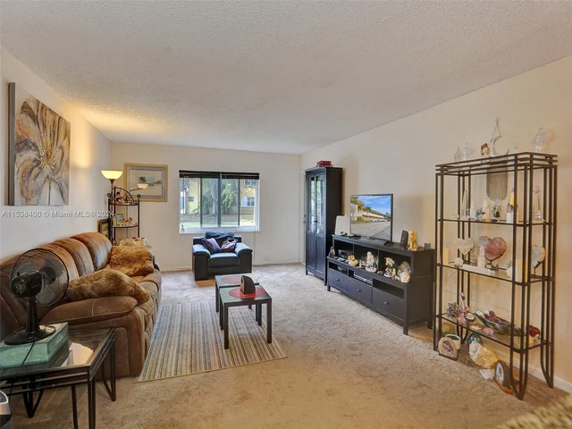 5160 SW 40th Ave # 8D, Dania Beach FL 33314