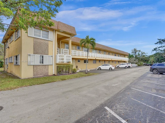 5160 SW 40th Ave # 8D, Dania Beach FL 33314