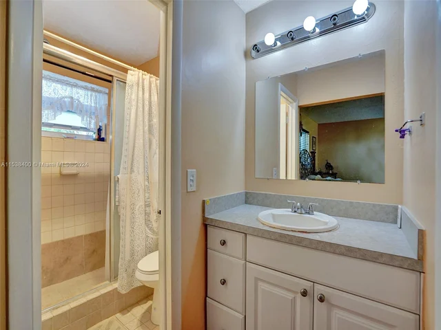 5160 SW 40th Ave # 8D, Dania Beach FL 33314