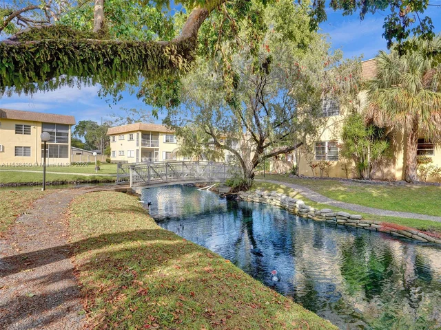 5160 SW 40th Ave # 8D, Dania Beach FL 33314