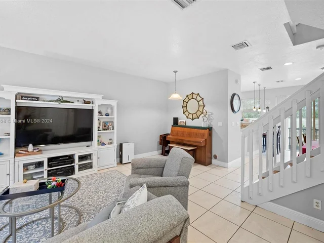 6657 Hidden Cove Dr # 7, Davie FL 33314