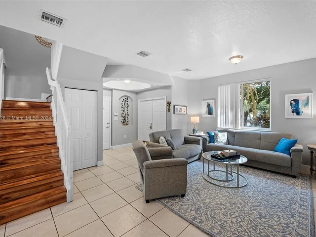 6657 Hidden Cove Dr # 7, Davie FL 33314