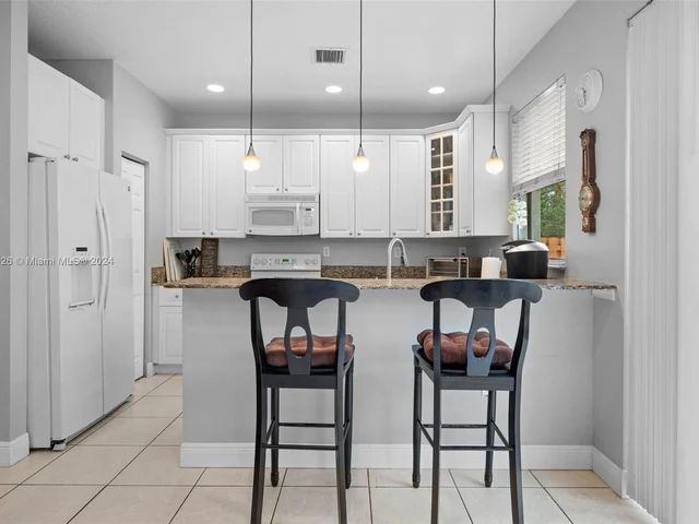 6657 Hidden Cove Dr # 7, Davie FL 33314