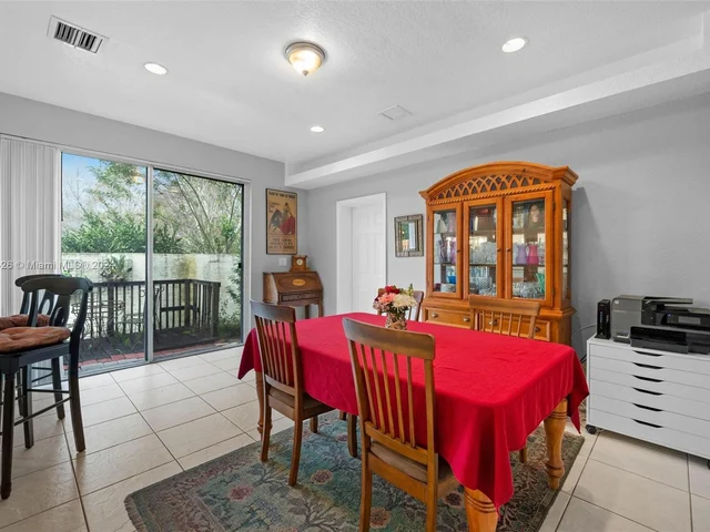 6657 Hidden Cove Dr # 7, Davie FL 33314