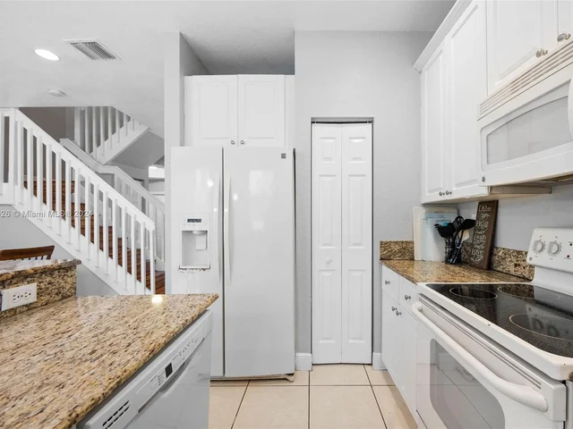 6657 Hidden Cove Dr # 7, Davie FL 33314