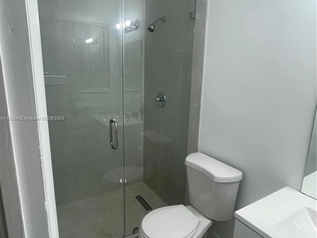 1220 NW 180th Ter, Miami Gardens FL 33169