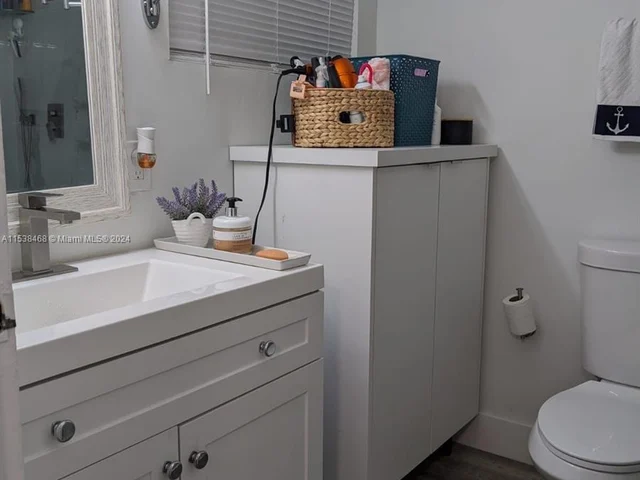 6480 W 13th Ave, Hialeah FL 33012