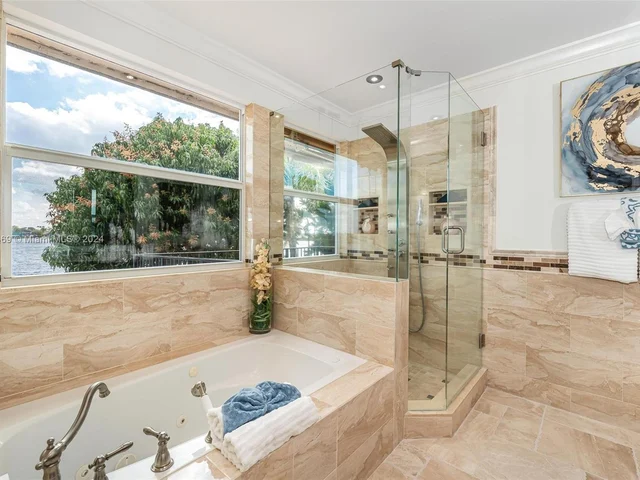 17844 NW 15th Ct, Pembroke Pines FL 33029