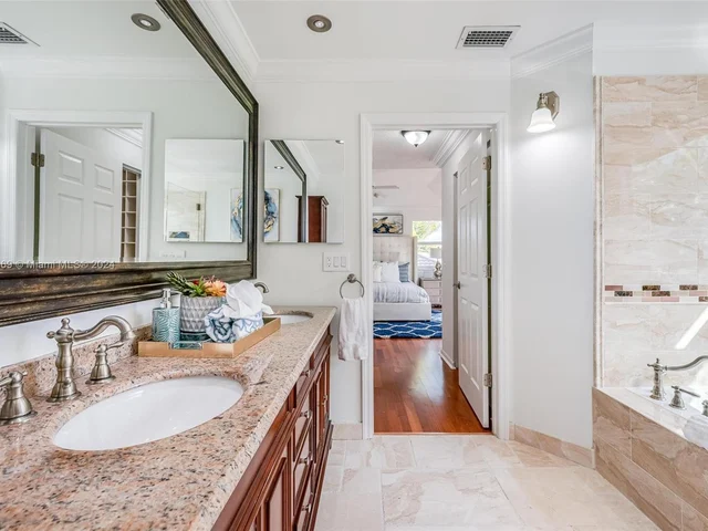 17844 NW 15th Ct, Pembroke Pines FL 33029