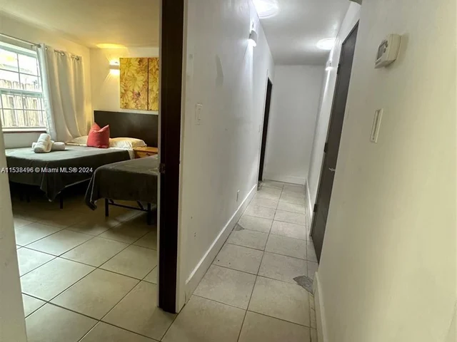 1531 NE 35th # 1, Oakland Park FL 33334