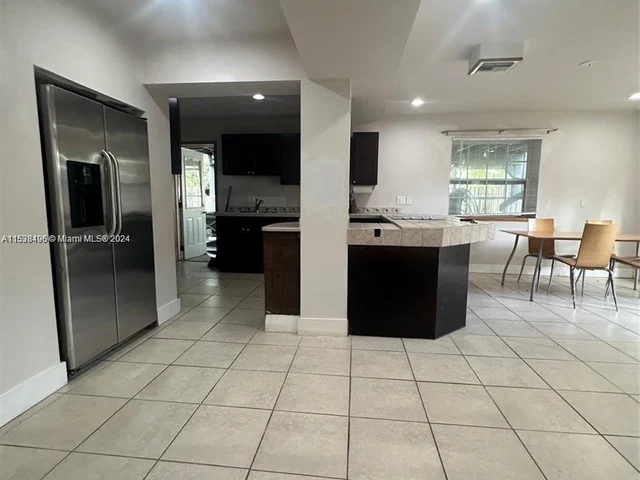 1531 NE 35th # 1, Oakland Park FL 33334