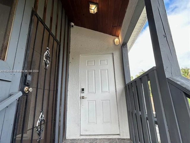 1531 NE 35th # 1, Oakland Park FL 33334