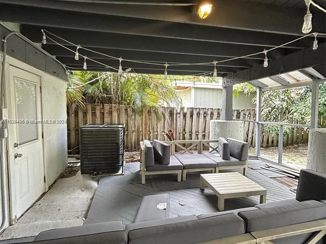 1531 NE 35th # 1, Oakland Park FL 33334