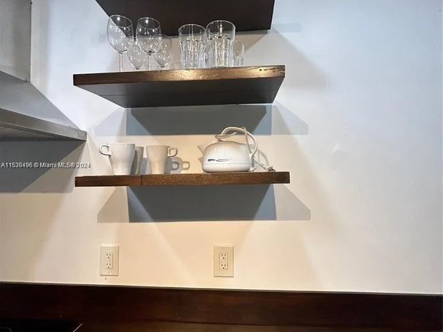 1531 NE 35th # 1, Oakland Park FL 33334