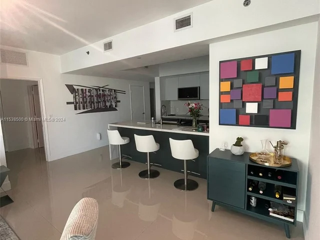 950 Brickell Bay Dr # 1210, Miami FL 33131