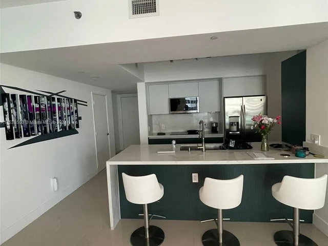 950 Brickell Bay Dr # 1210, Miami FL 33131