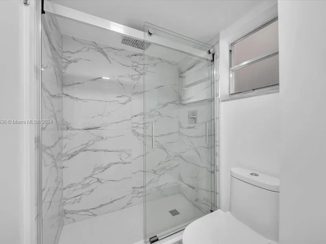 3725 NE 169th St # 105, North Miami Beach FL 33160