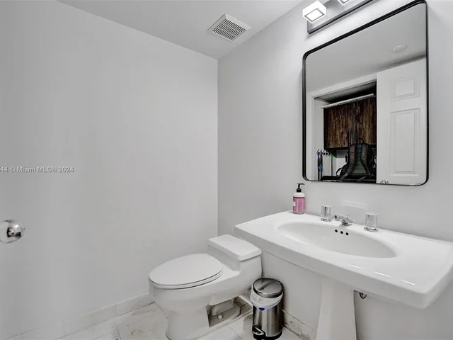 3530 Mystic Pointe Dr # 2002, Aventura FL 33180