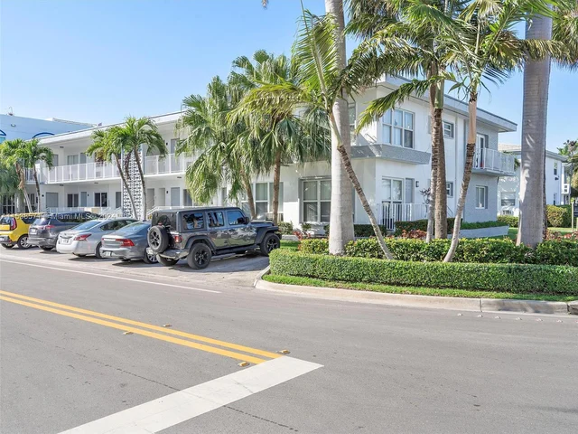 1075 101st St # 4, Bay Harbor Islands FL 33154