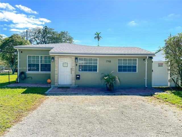 1798 NE 176th St, North Miami Beach FL 33162