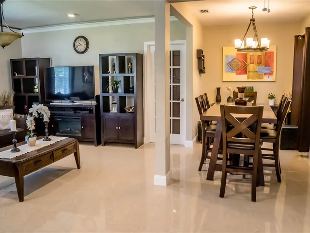 1798 NE 176th St, North Miami Beach FL 33162