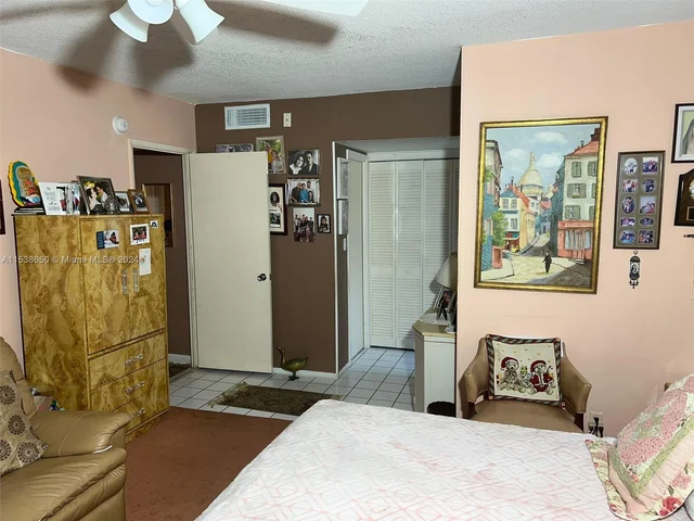 3200 N Palm Aire Dr # 101, Pompano Beach FL 33069