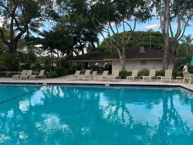 3200 N Palm Aire Dr # 101, Pompano Beach FL 33069