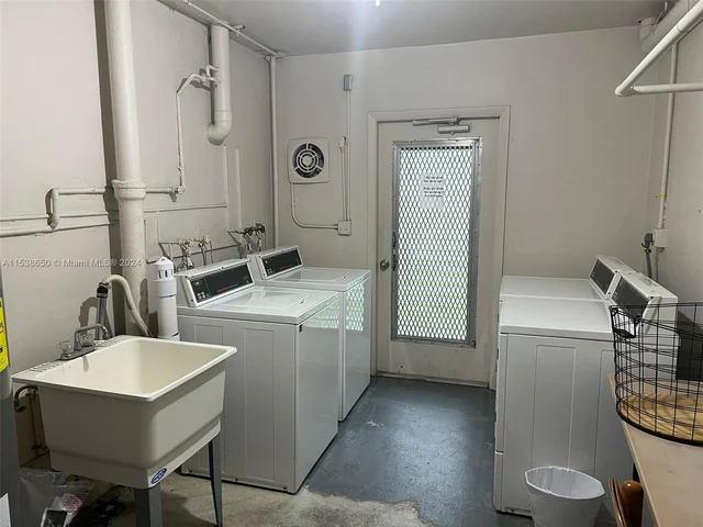 3200 N Palm Aire Dr # 101, Pompano Beach FL 33069