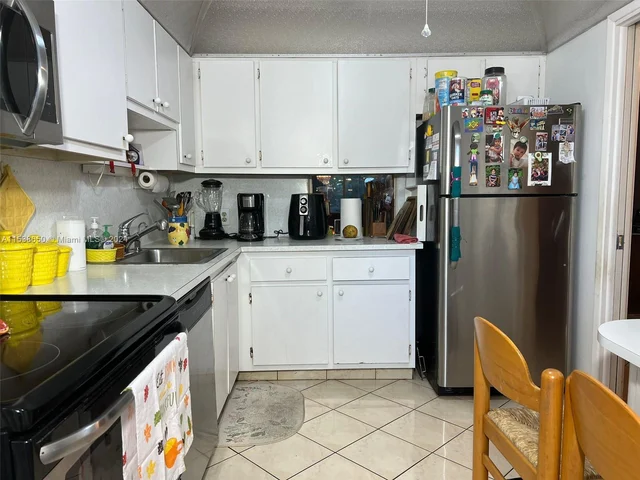 3200 N Palm Aire Dr # 101, Pompano Beach FL 33069