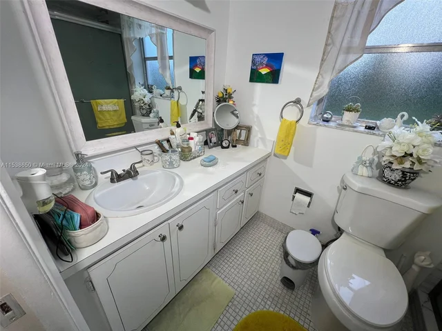 3200 N Palm Aire Dr # 101, Pompano Beach FL 33069