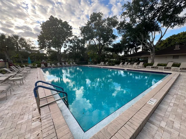 3200 N Palm Aire Dr # 101, Pompano Beach FL 33069