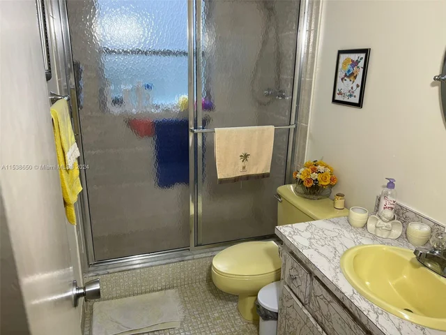 3200 N Palm Aire Dr # 101, Pompano Beach FL 33069