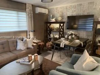 1417 NE 22nd St, Wilton Manors FL 33305