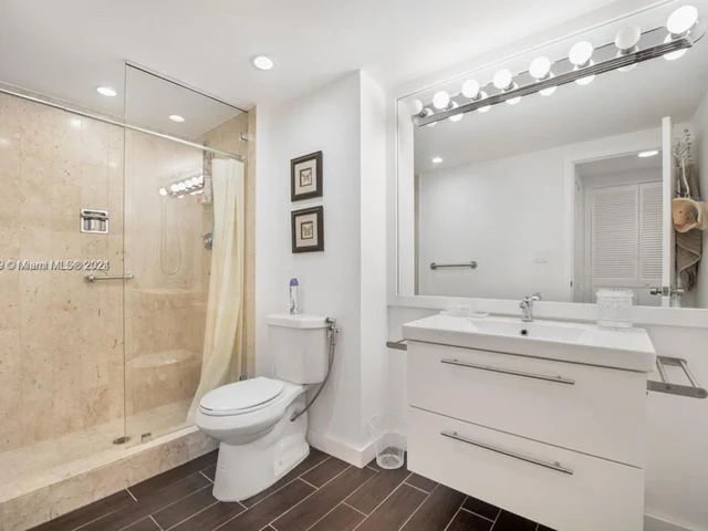 1800 NE 114th St # 706, Miami FL 33181