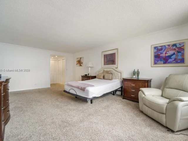 1800 NE 114th St # 706, Miami FL 33181