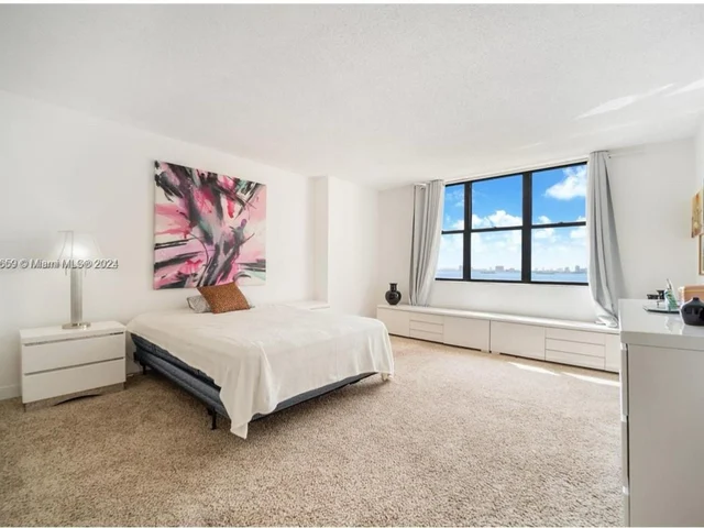 1800 NE 114th St # 706, Miami FL 33181