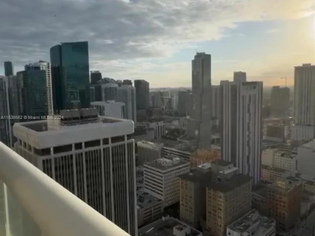 50 Biscayne Blvd # 4403, Miami FL 33132