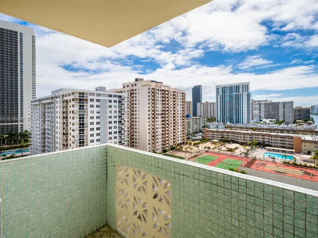 1833 S Ocean Dr # 1412, Hallandale Beach FL 33009