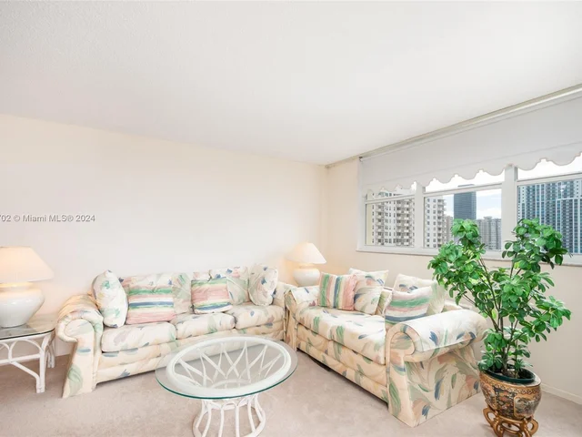 1833 S Ocean Dr # 1412, Hallandale Beach FL 33009