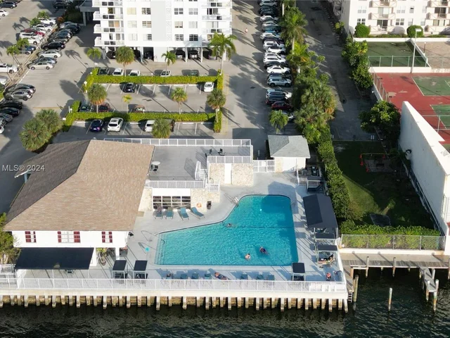 1833 S Ocean Dr # 1412, Hallandale Beach FL 33009