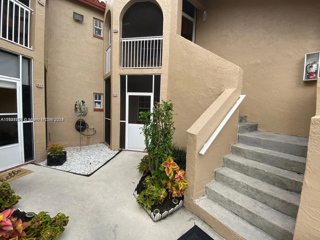 8713 SW 5th St # 104, Pembroke Pines FL 33025