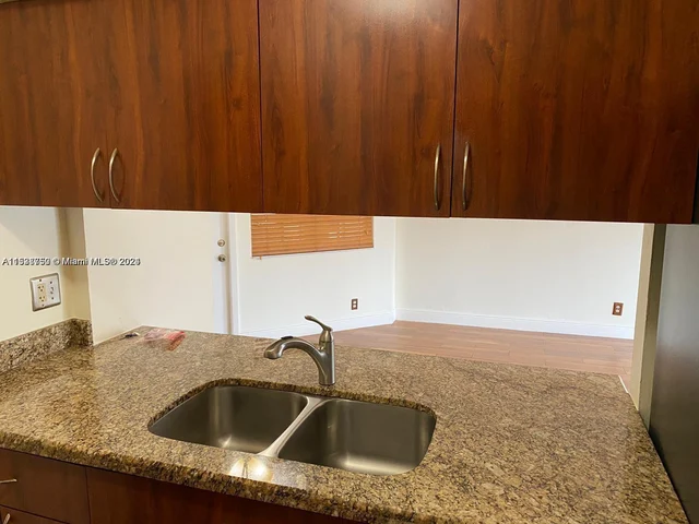 8713 SW 5th St # 104, Pembroke Pines FL 33025